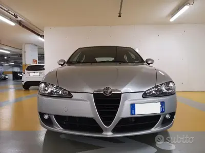 Usata Alfa Romeo 147 120 CV (88 kW) 2007 Grigio Utilitaria