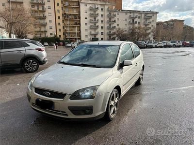 Usata Ford Focus 90 CV (66 kW) 2007 Grigio Coupé