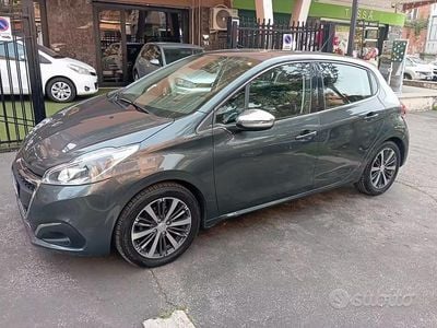 Usata Peugeot 208 Allure 81 CV (59 kW) 2017 Grigio Utilitaria