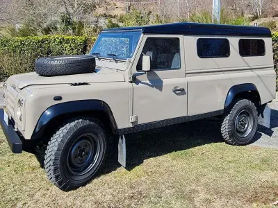 Usata Land Rover Defender 86 CV (63 kW) 1991 Marrone SUV