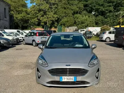 Usata Ford Fiesta Titanium 86 CV (63 kW) 2018 Grigio Utilitaria