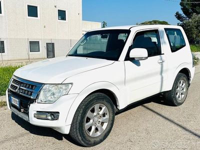 Usata Mitsubishi Pajero Intense 190 CV (139 kW) 2016 Bianco SUV