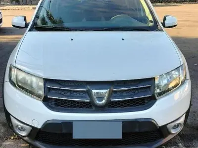 Usata Dacia Sandero 90 CV (66 kW) 2013 Bianco Berlina