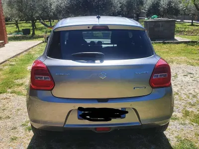 Usata Suzuki Swift 83 CV (61 kW) 2024 Grigio Utilitaria