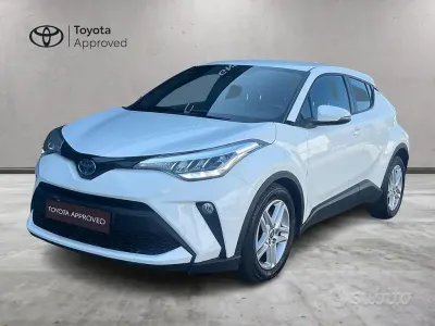 Usata Toyota C-HR Active 122 CV (89 kW) 2023 Bianco SUV