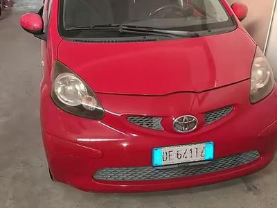 Usata Toyota Aygo 68 CV (50 kW) 2007 Rosso Utilitaria