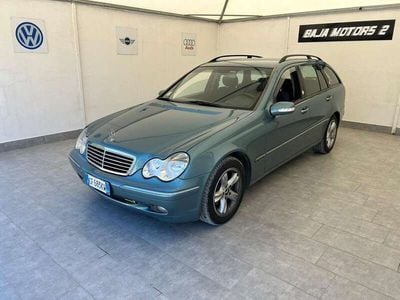 Usata Mercedes C220 Classic 143 CV (105 kW) 2003 Blu Station wagon