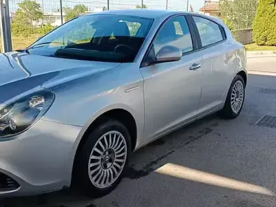 Usata Alfa Romeo Giulietta Progression 105 CV (77 kW) 2014 Grigio Utilitaria