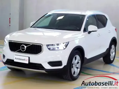 Usata Volvo XC40 Momentum 150 CV (110 kW) 2019 Bianco SUV