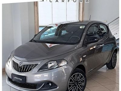 Usata Lancia Ypsilon Gold 69 CV (50 kW) 2023 Grigio Utilitaria