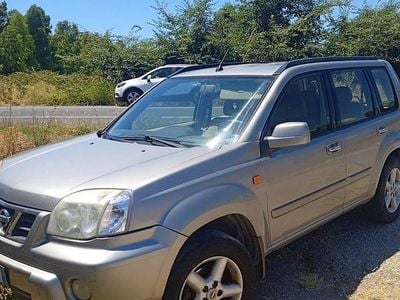 Usata Nissan X-Trail 114 CV (83 kW) 2001 Grigio SUV