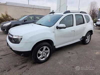 Bianco Usata 2011 Dacia Duster Lauréate Station wagon | 6900 € (Buon prezzo)
