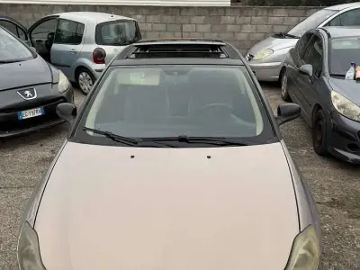 Begagnad Lancia Delta 120 HK (88 kW) 2010 Grå Halvkombi