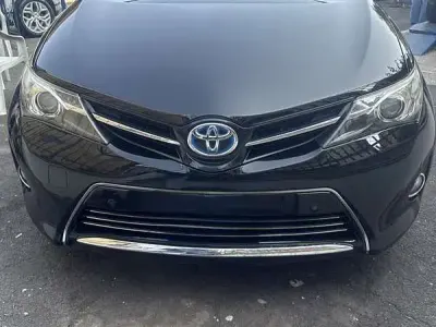 Usata Toyota Auris Hybrid Lounge 99 CV (72 kW) 2014 Berlina