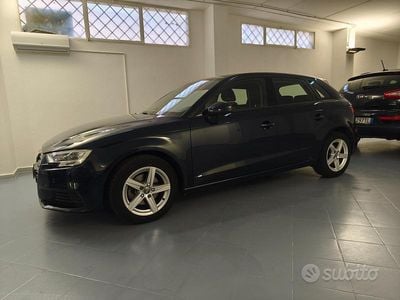 Usata Audi A3 Business 116 CV (85 kW) 2020 Blu Berlina