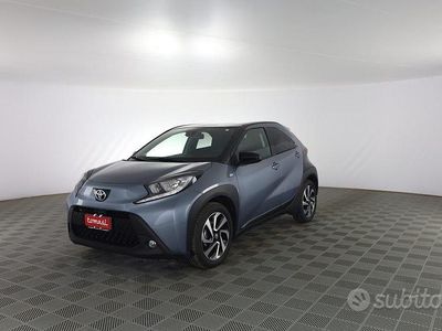 Persian salt/black Usata 2025 Toyota Aygo X Trend SUV | 17.200 € (Cara)