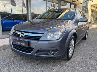 Usata Opel Astra 140 CV (102 kW) 2007 Argento metallizzato Station wagon