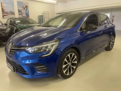 Usata Renault Clio V 101 CV (74 kW) 2023 Blu/azzurro Berlina