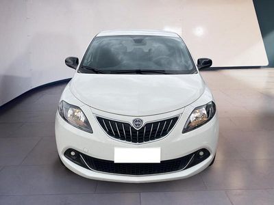 Usata Lancia Ypsilon Gold 70 CV (51 kW) 2021 Bianco Utilitaria