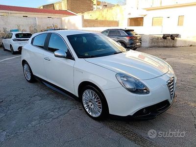 Usata Alfa Romeo Giulietta Progression 140 CV (102 kW) 2012 Bianco Utilitaria