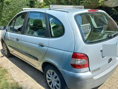 Usata Renault Scénic 107 CV (78 kW) 2002 Giallo Monovolume