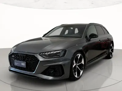 Usata Audi RS4 Comfort 450 CV (330 kW) 2024 Grigio daytona perlato Station wagon