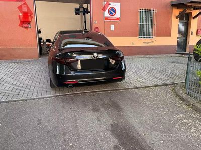 Usata Alfa Romeo Giulia 150 CV (110 kW) 2018 Nero Berlina