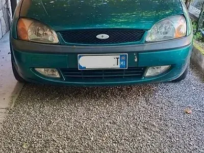 Usata Ford Fiesta 75 CV (55 kW) 2000 Verde Utilitaria
