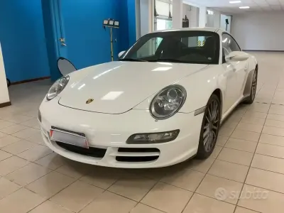 Usata Porsche 911 Carrera 355 CV (261 kW) 2006 Bianco Coupé