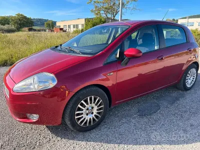 Usata Fiat Grande Punto 90 CV (66 kW) 2009 Rosso Utilitaria