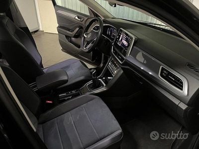 Usata VW T-Roc 150 CV (110 kW) 2024 Nero SUV