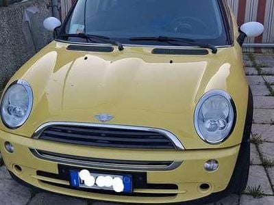 Begagnad Mini ONE 98 HK (72 kW) 2007 Gul Halvkombi