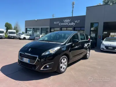 Usata Peugeot 5008 Business-Line 120 CV (88 kW) 2015 Nero Monovolume