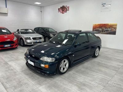 Usata Ford Escort RS 220 CV (161 kW) 1995 Verde Berlina