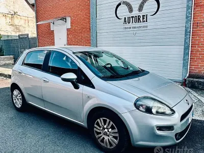 Usata Fiat Grande Punto 105 CV (77 kW) 2013 Grigio Utilitaria