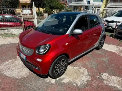 Usata Smart ForFour 71 CV (52 kW) 2016 Rosso Utilitaria