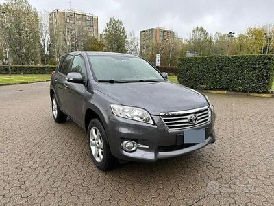 Usata Toyota RAV4 150 CV (110 kW) 2010 Grigio SUV