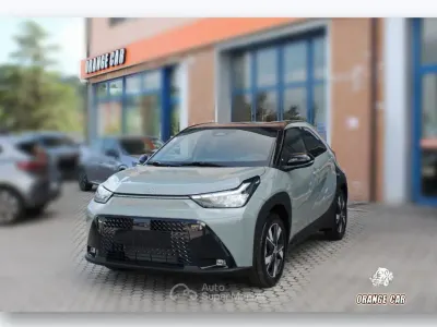 Nuova Toyota Aygo X 116 CV (85 kW) 2026 Verde SUV