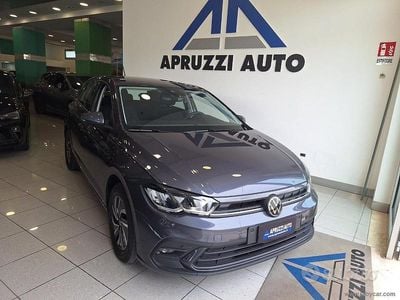 Usata VW Polo Life 95 CV (69 kW) 2023 Grigio Utilitaria