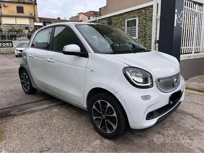 Usata Smart ForFour Passion 71 CV (52 kW) 2015 Bianco Utilitaria
