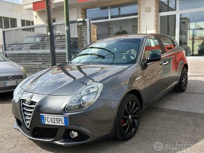Usata Alfa Romeo Giulietta Distinctive 120 CV (88 kW) 2016 Grigio Utilitaria