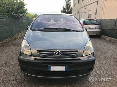 Usata Citroën Xsara Picasso 90 CV (66 kW) 2005 Grigio Monovolume