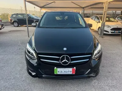 Usata Mercedes B200 Premium 136 CV (100 kW) 2016 Nero Utilitaria