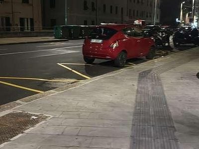 Usata Lancia Ypsilon 69 CV (50 kW) 2018 Rosso Utilitaria