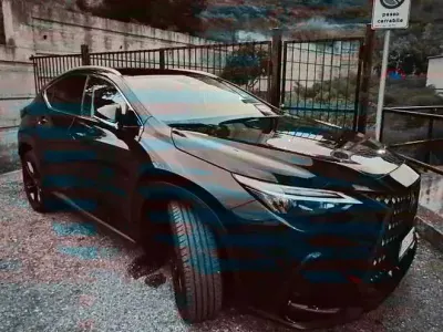 Usata Lexus NX450h+ Luxury Line 185 CV (136 kW) 2026 Nero SUV