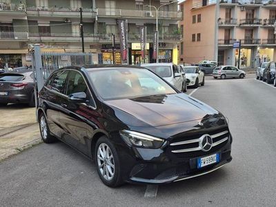 Usata Mercedes B180 117 CV (86 kW) 2019 Bianco Monovolume