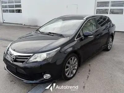 Usata Toyota Avensis Lounge 150 CV (110 kW) 2013 Nero