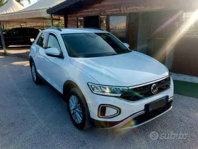Usata VW T-Roc Style 150 CV (110 kW) 2023 Bianco SUV