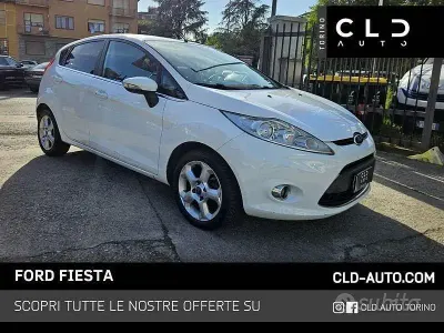 Usata Ford Fiesta 95 CV (69 kW) 2010 Bianco Berlina