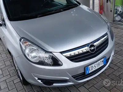 Usata Opel Corsa 80 CV (58 kW) 2010 Utilitaria